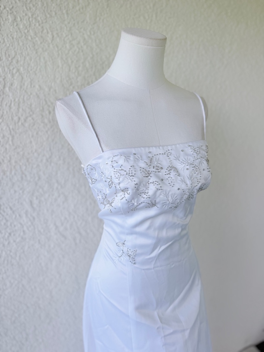 Dress - Picture 4 of 5